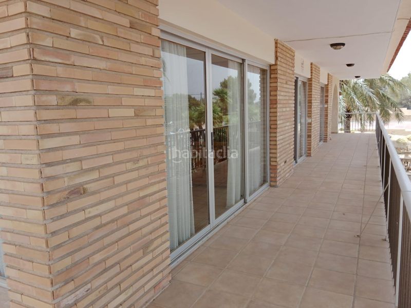 Foto 12661ed0-23b2-4290-8988-b2d01c0a18d9. Casa amb piscina a Sierra Helada Benidorm