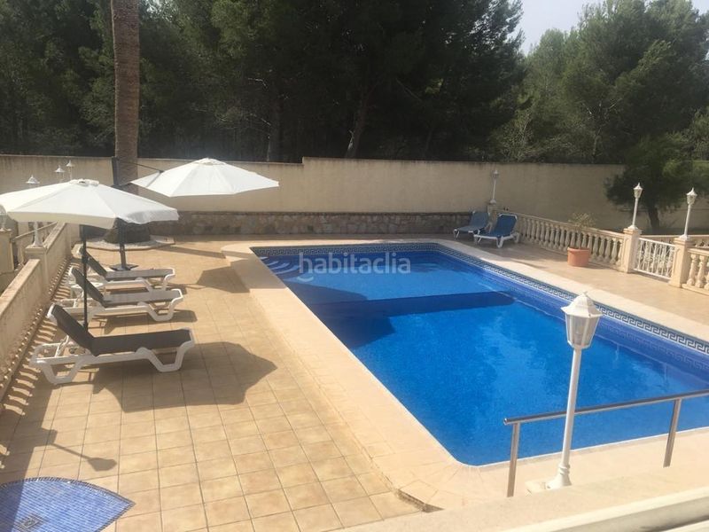 Foto 810498cd-75dd-4061-a418-9d13c8f4e1a8. Casa amb piscina a Sierra Helada Benidorm