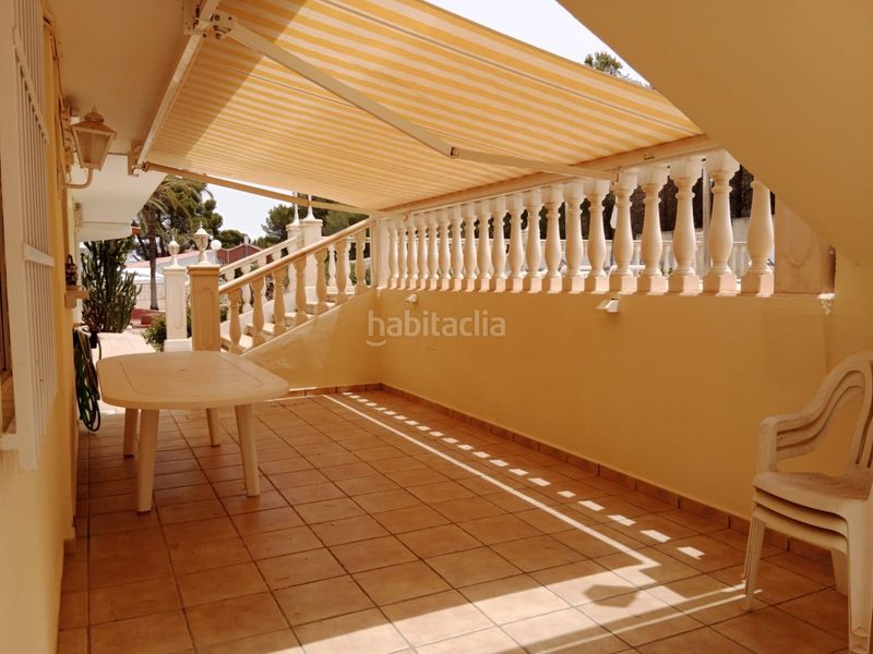 Foto a043b413-9961-4864-a07d-164cf4471f54. Casa amb piscina a Sierra Helada Benidorm