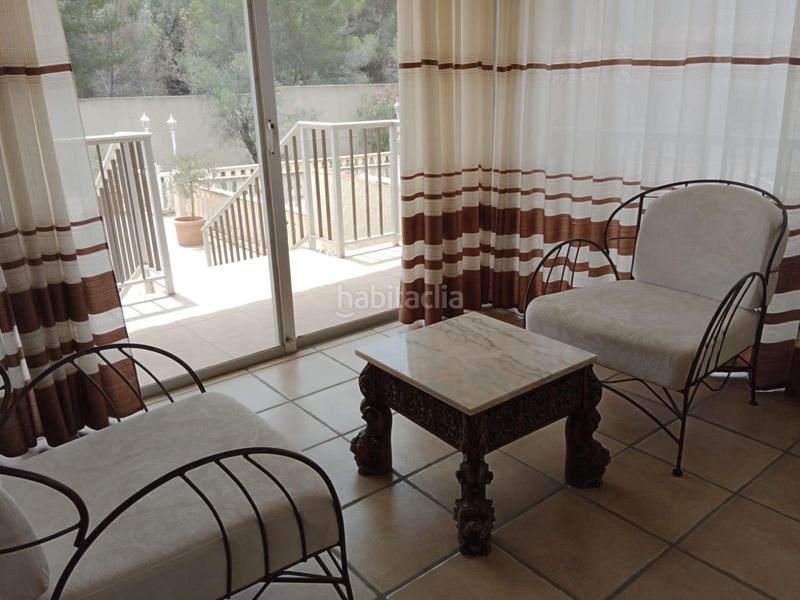 Foto cb579b1d-7806-48ec-84cb-f43e8fa7f4af. Casa amb piscina a Sierra Helada Benidorm