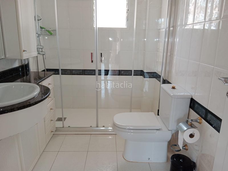 Foto f4da6464-a2e7-4901-9287-392c68bd261b. Casa amb piscina a Sierra Helada Benidorm