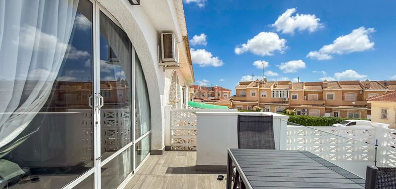 Foto 508c5ff5-ba33-4cb0-83fa-4392e72f7c73. Casa amb piscina a Rojales