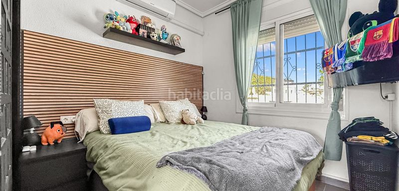 Foto c3969509-7aef-4301-8faa-0a8d8c774a96. Casa amb piscina a Rojales