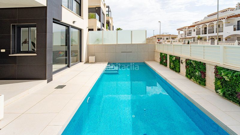Foto bef7292b-b39d-4955-a5be-46074777f766. Casa en Los Balcones y los Altos Orihuela