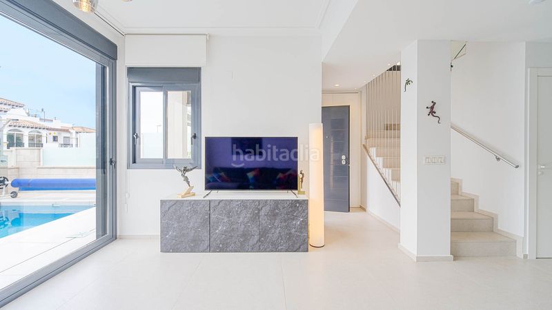 Foto 01be2f1b-0a26-444d-8da3-fc049710f8a9. Casa a Los Balcones y los Altos Orihuela