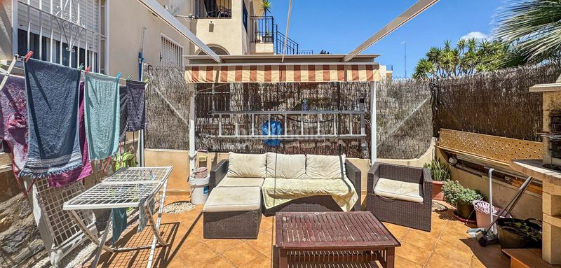 Foto b4d5ced3-c35e-4f63-b0ac-2bff2bdf9dbe. Casa amb piscina a La Florida Orihuela