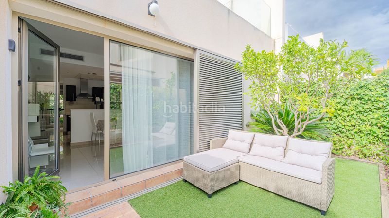 Foto 422c8e96-50fd-4a9b-885f-cb99de93e2f4. Casa adossada a Punta Prima Torrevieja