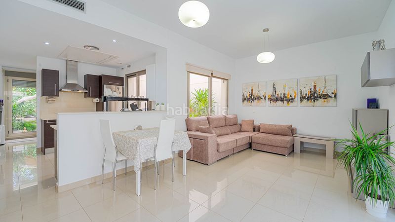 Foto da1100ae-0c8c-4058-b0c4-f2b4aee850ab. Casa adossada a Punta Prima Torrevieja