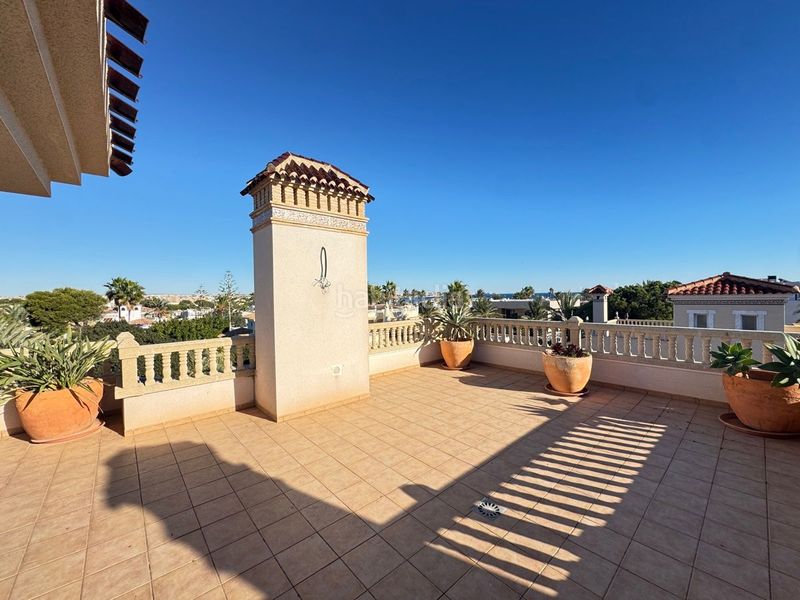 Foto 3a0db652-ef8e-4703-bbd3-1a49e7bd7b69. Casa en Cabo Roig Orihuela