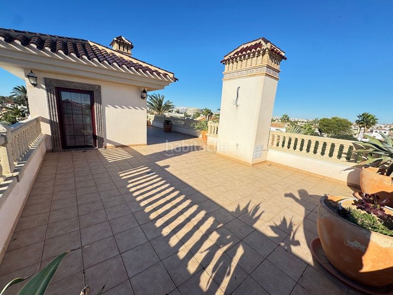 Foto a1852ee9-ed7c-4c3c-a628-bafa9b622f25. Casa en Cabo Roig Orihuela