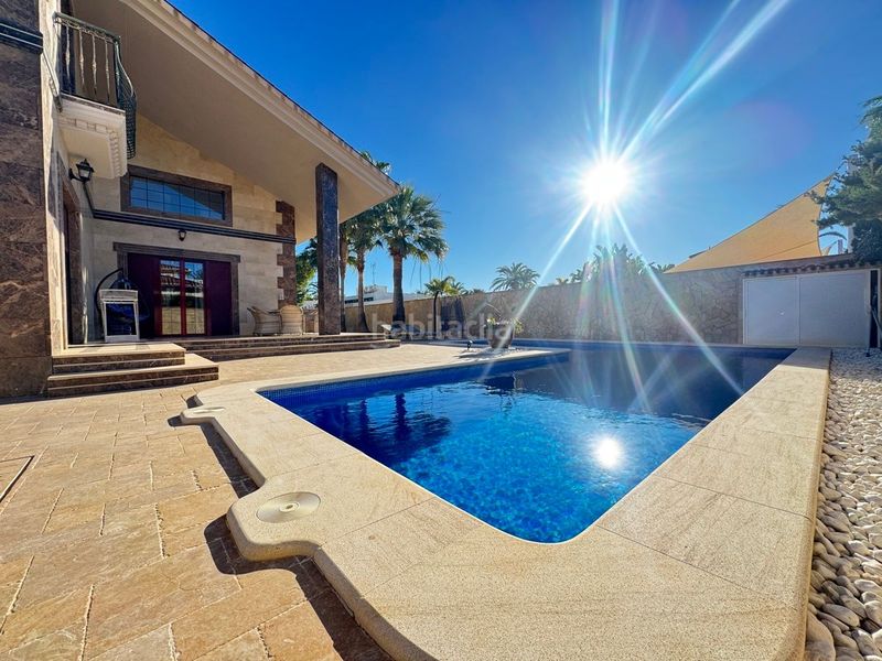 Foto d467f0cc-c8cf-4205-81fb-436fb90a662d. Casa en Cabo Roig Orihuela