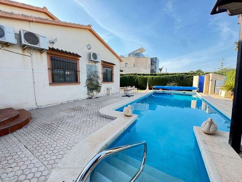 Foto 094ad003-e46f-4fd6-af93-b5febeaf1bbe. Casa en Cabo Roig Orihuela