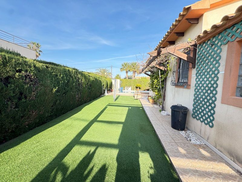 Foto 4eb5fd68-e648-42b2-adc1-8bd7704e0f62. Casa en Cabo Roig Orihuela