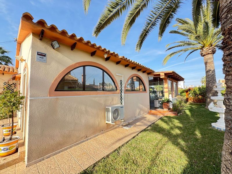 Foto 524f4a58-9ea3-4c16-86f0-702f100e32c4. Casa en Cabo Roig Orihuela