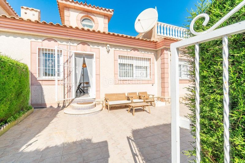Foto 5dbeb5a7-16c2-4d06-b00d-b1727f5a95d3. Casa en Playa Flamenca Orihuela