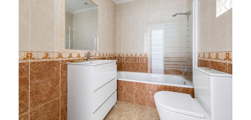 Foto 68fda8b1-3afd-4abf-ab4b-e61913f78d77. Casa adossada a Playa Flamenca Orihuela
