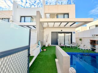 Casa adossada a Los Almendros