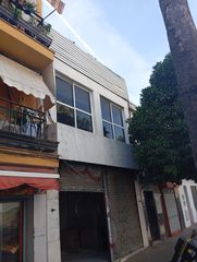 Local Comercial a La Plata. Edificio – local comercial con posibilidad de desarrollo residen