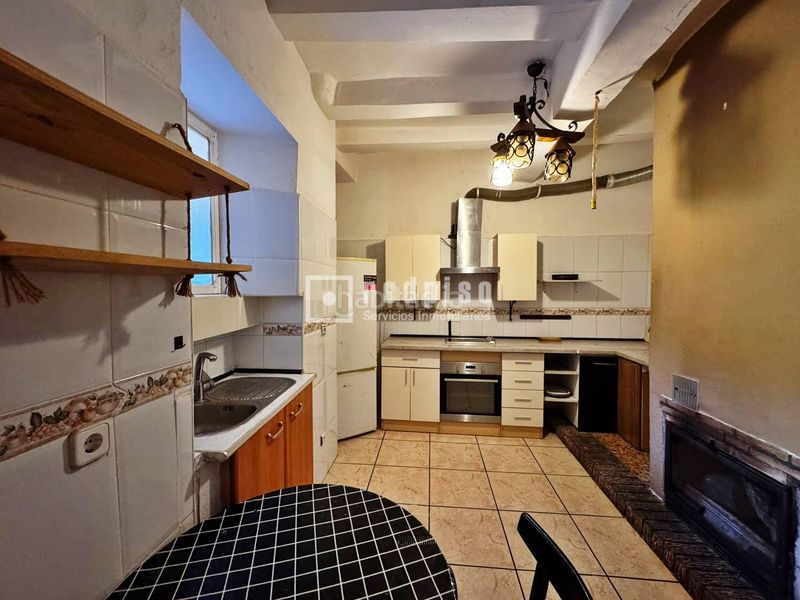 Foto c66d2840-99ef-460a-b0f7-aa5a3f1a27b5. Casa amb calefacció aparcament a Arbancón