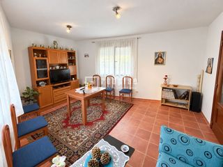 Duplex à Cifuentes. Dúplex en cifuentes con 2 dormitorios, muy espacioso y con todos