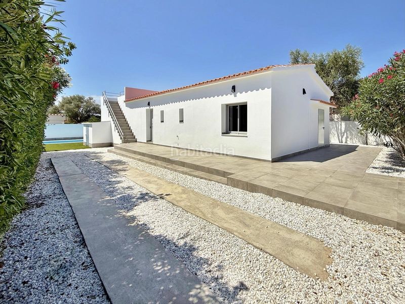 Foto 5bdf40f5-f52e-43ec-8f4f-a4a479794800. Casa amb aparcament a Nord Roses