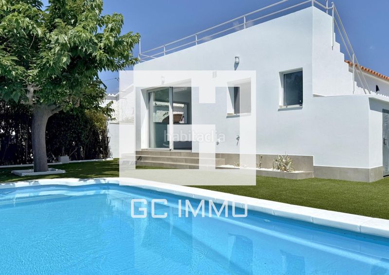 Foto a00620ea-0125-47d0-b7ad-52e45ae939ef. Casa amb aparcament a Nord Roses