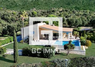 Chalet in Palau-saverdera. Villa de lujo con amplios espacios, piscina y gran parcela