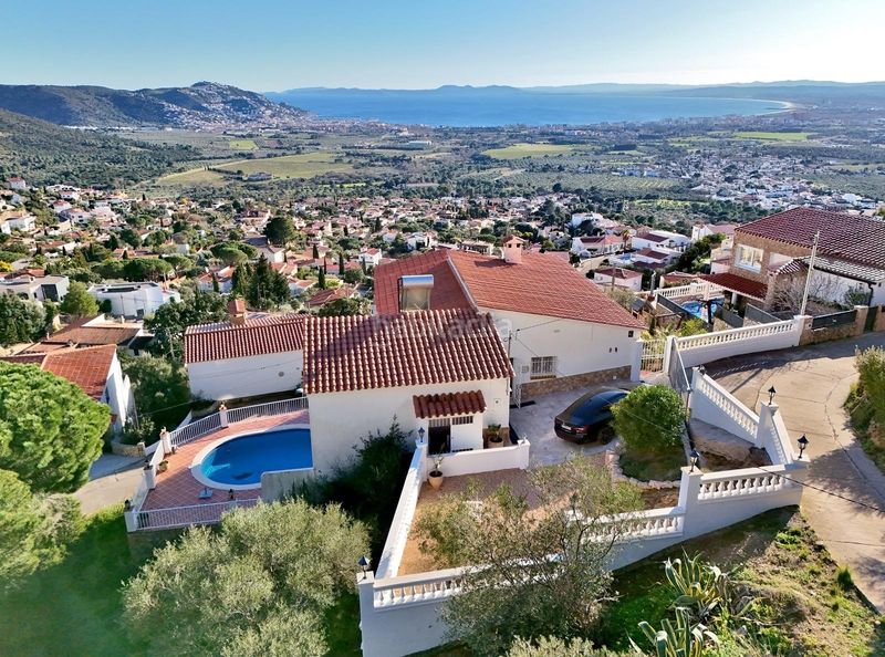 Foto 4c0ec0be-482b-4074-9f49-233fb91ced1d. Casa amb aparcament a Nord Roses