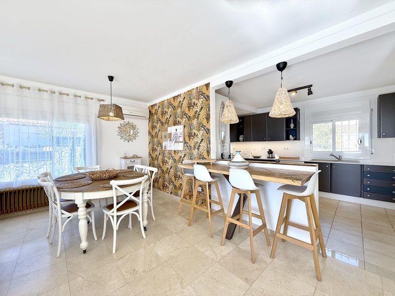 Foto ae3d4fbf-b3c8-47d7-a450-ed787b19d1f6. Casa amb aparcament a Nord Roses