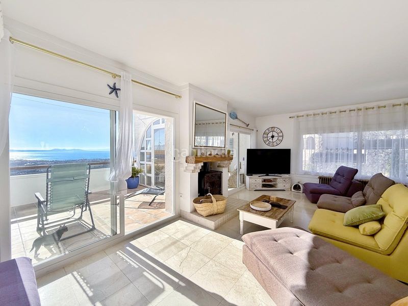 Foto b0fdfe22-22e0-4b4f-8198-a40b4149c75e. Casa amb aparcament a Nord Roses
