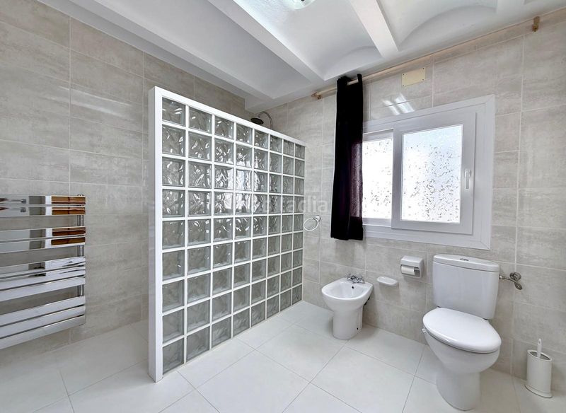 Foto fe1aaeb5-bd62-4972-9055-f8addae2fc6f. Casa amb aparcament a Nord Roses