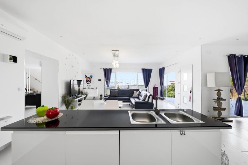 Foto 464d6b51-fb37-45bb-a1de-d22dc6e3d837. Casa amb aparcament a Nord Roses