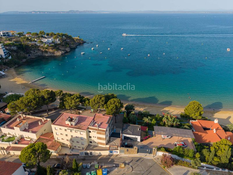 Foto 52a875e6-252b-4f9d-9fea-4b01f710b949. Edificio in de jose diaz pacheco 118 in Puig Rom-Canyelles-Almadrava Roses