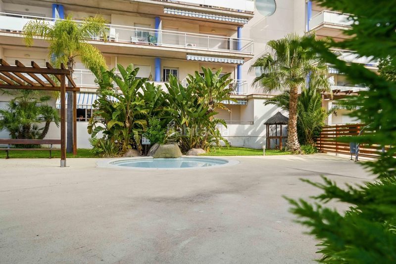 Foto 8c39ed6e-9bf9-4ee3-9c83-bd9dcc214183. Apartament amb piscina a Santa Margarida Roses