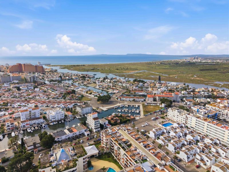 Foto d254d61e-bb6d-4080-b5f2-4eb3346ceb73. Apartament amb piscina a Santa Margarida Roses