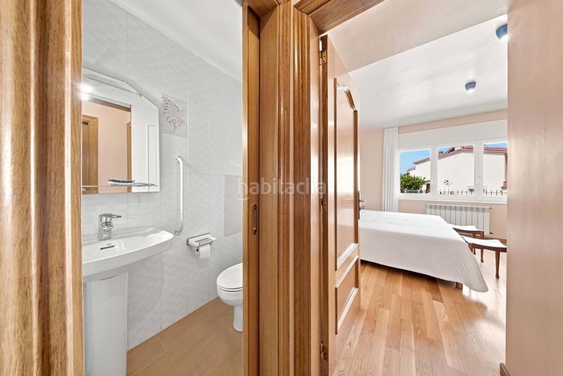 Foto 2305f374-b561-495f-8fd9-c0484b6d5df0. Casa amb aparcament a Nord Roses