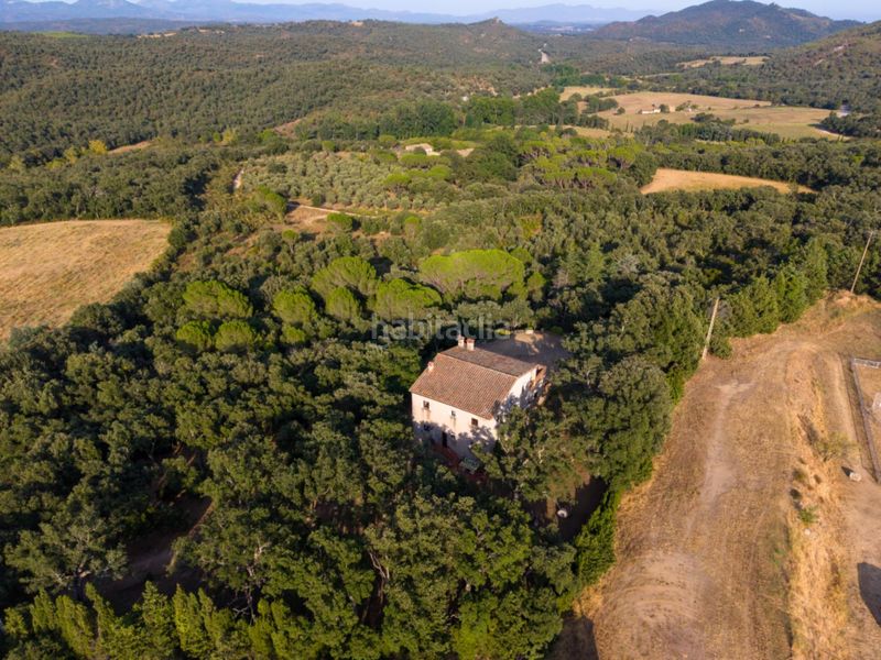 Foto ffcc27f7-2465-42d9-ada3-b7539c9430b9. Casa con parcheggio in Darnius