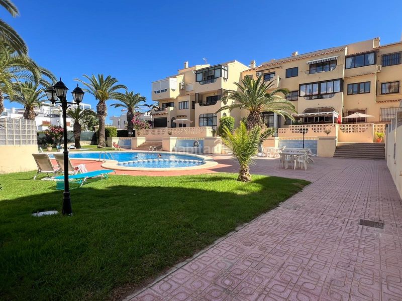 Foto b1066c7c-dc66-4188-b95c-6c1a2260ab3a. Apartament amb aparcament a Torreblanca Torrevieja