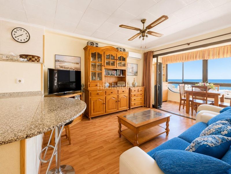Foto f63a6bba-f549-4d1b-a503-185f73e83660. Apartament amb aparcament a Torreblanca Torrevieja