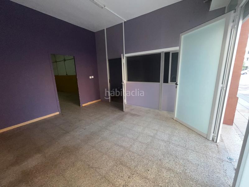 Foto dcc39ab5-c660-41e5-948e-17c001b3eed3. Local comercial local en calle peatonal en Les Planes en Sant Joan Despí