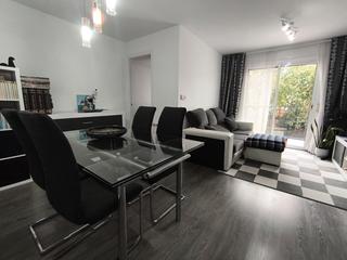 Pis  Carretera sansón. Piso reformado de ters dormitorios y dos baños, en sant feliu de