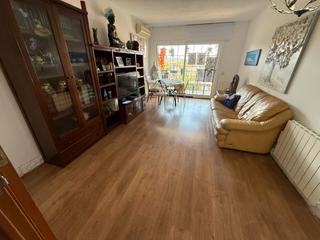 Etagenwohnung  Carrer de les torres 60. Piso de 4 habitaciones con balcón en el centro de sant joan desp