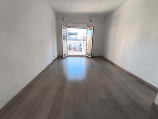 Attico  Avinguda d'isidre martí. Ático luminoso con balcón en el centro de esplugues