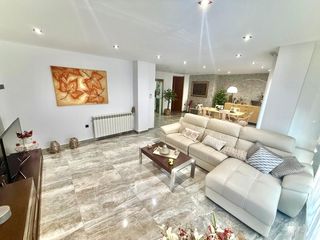Rent Flat  Poeta alberola. Espacio, comodidad y ubicación el piso que estabas buscando en v