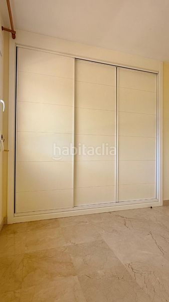 Foto 0d7f9b11-a3bc-493a-a350-5c26ed37b58b. Dúplex amb calefacció aparcament piscina a La Concha - Resina Golf Estepona