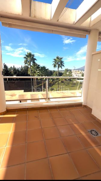 Foto 0ee3da88-9a91-406e-a52b-21b44fc30f44. Dúplex amb calefacció aparcament piscina a La Concha - Resina Golf Estepona