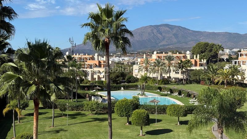 Foto ae5b1301-baa6-490e-94c1-ef7aaffc27c6. Dúplex amb calefacció aparcament piscina a La Concha - Resina Golf Estepona
