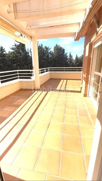 Foto b7ca5fd0-b770-4e97-a3b0-879dd6af7802. Dúplex amb calefacció aparcament piscina a La Concha - Resina Golf Estepona