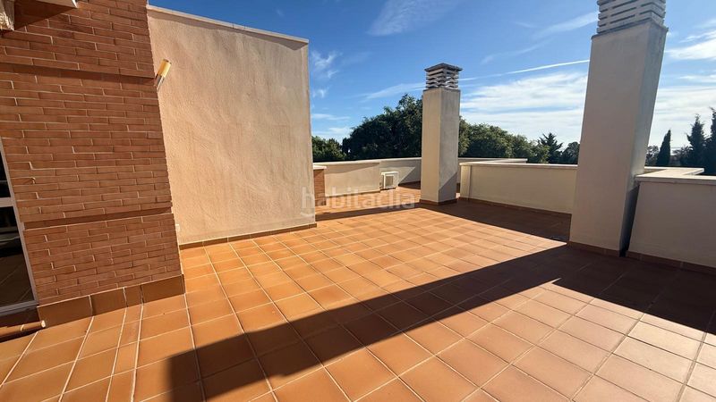 Foto c7dbad7a-b21b-47ed-9d3f-992a9b50e7b7. Dúplex amb calefacció aparcament piscina a La Concha - Resina Golf Estepona