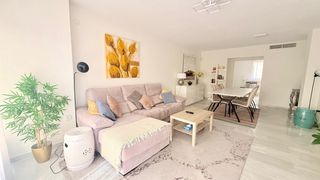 Etagenwohnung in Centro. Amplio apartamento de 4 dormitorios con vistas al mar a pasos de